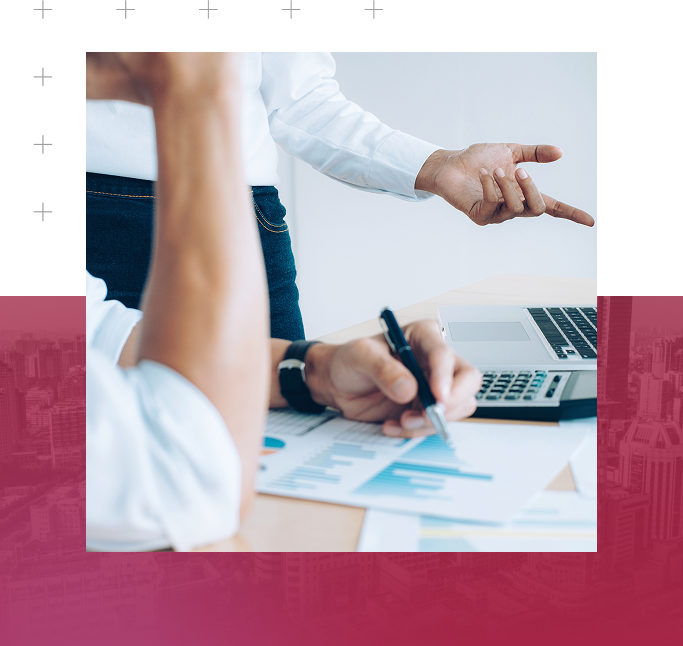 Image highlighting personalized accounting services with industry-specific expertise, regional knowledge, direct partner involvement, and responsive client service.